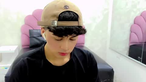 alan_twink12 online show from July 3, 3:23 am