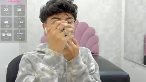 alan_twink12 online show from July 5, 3:32 am