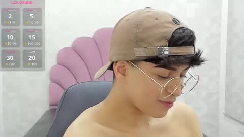 alan_twink12 online show from July 11, 4:36 am