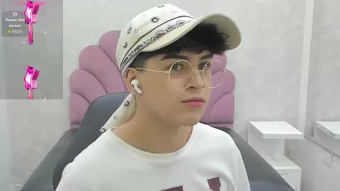 alan_twink12 online show from July 15, 3:02 am