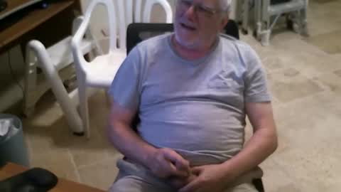 Alanlee10allen online show from May 16, 5:11 pm