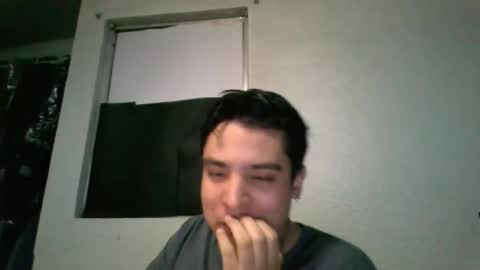 albertoarenas16 online show from May 30, 5:07 am