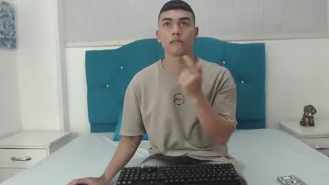 aleex_adams online show from July 26, 11:12 pm