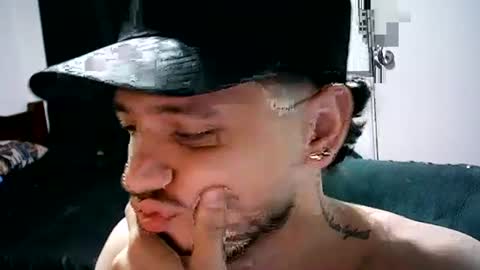 alejandrojarafara915 online show from August 2, 6:28 pm