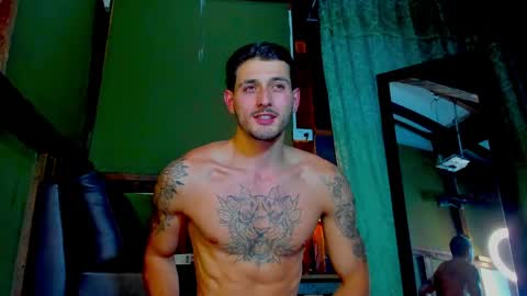 alejo_323__ online show from May 1, 1:10 am
