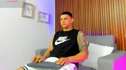 alex online show from May 4, 11:23 am