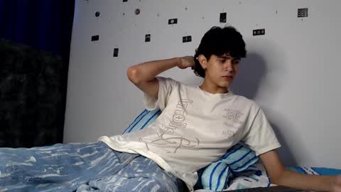 alex_mark_ online show from May 14, 5:44 pm