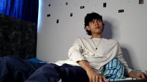 alex_mark_ online show from May 4, 6:53 pm