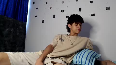 alex_mark_ online show from May 6, 6:19 pm