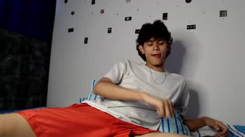 alex_mark_ online show from May 12, 4:59 pm