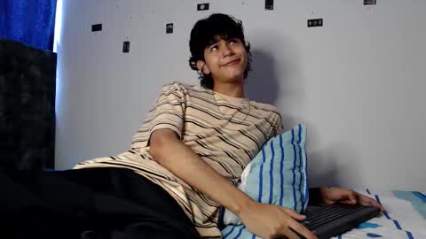 alex_mark_ online show from May 21, 6:12 pm