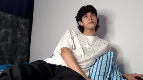 alex_mark_ online show from June 16, 7:05 pm