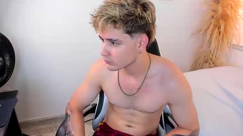 Alex  online show from May 5, 9:15 pm
