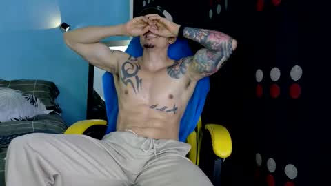 alex_sthorm online show from June 10, 4:47 am