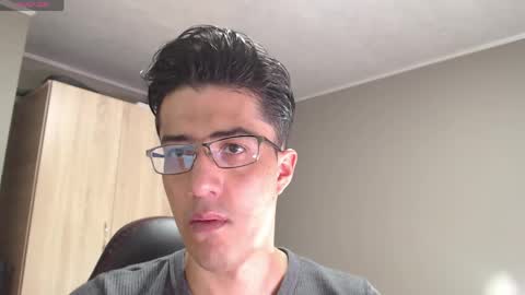 Benji  Alex   online show from May 3, 3:20 am
