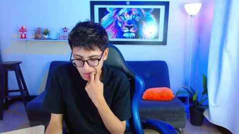 alex online show from July 25, 8:38 pm