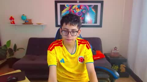 alex online show from July 4, 2:31 pm