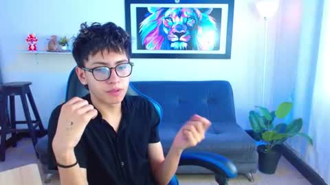 alex online show from August 1, 6:51 pm