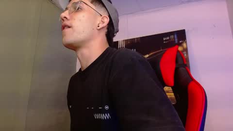 alexgiraldo__ online show from May 9, 2:23 am