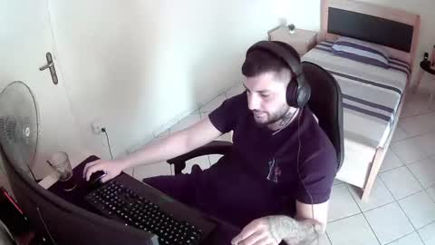 alexthepro00 online show from June 20, 2:11 pm