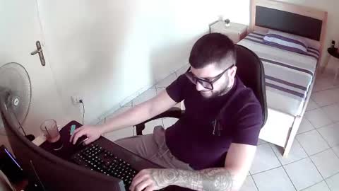 alexthepro00 online show from June 19, 1:05 pm