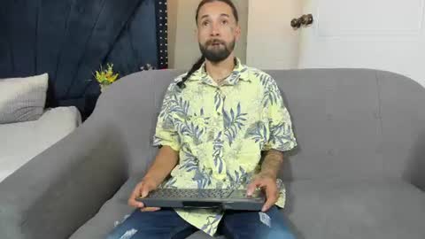 alexx_val online show from July 16, 8:05 pm