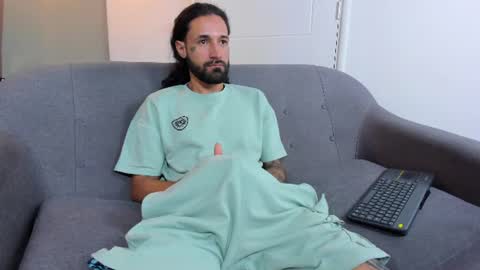 alexx_val online show from July 21, 8:22 pm