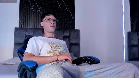 alexxus_smith online show from August 9, 5:30 pm