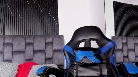 alexxus_smith online show from July 23, 6:05 pm
