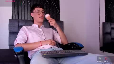 alexxus_smith online show from July 25, 6:16 pm