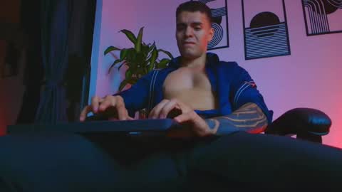 alpha_dominus_ online show from May 14, 5:05 am