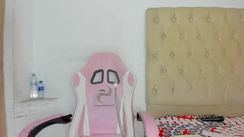 alpha_marcus online show from April 25, 2:03 am