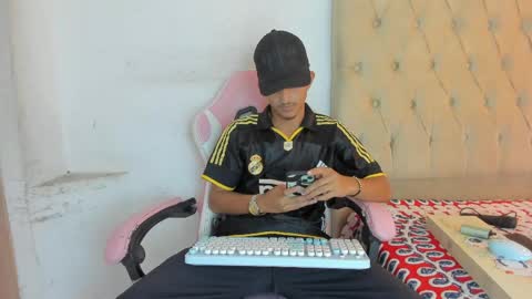alpha_marcus online show from April 28, 3:22 am