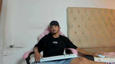 alpha_marcus online show from May 10, 9:43 am