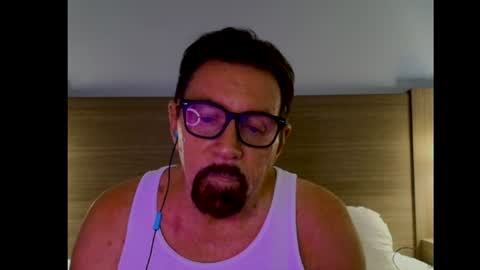 alphablue_wolf1295 online show from August 3, 10:16 pm