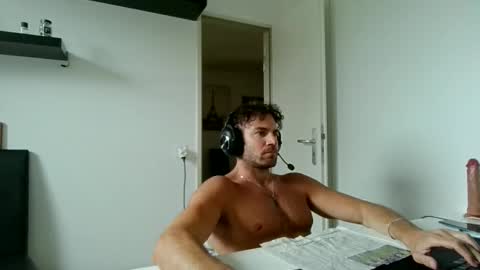 alphah_hunk online show from May 4, 11:12 am