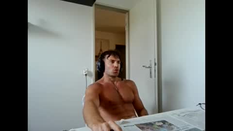 alphah_hunk online show from April 27, 3:19 pm