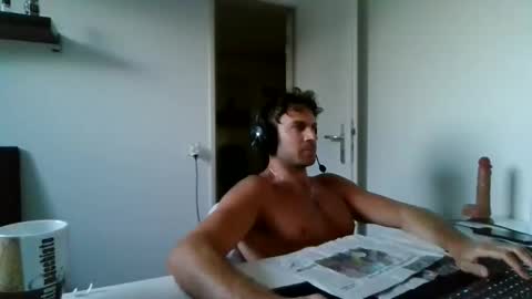 alphah_hunk online show from April 29, 6:25 pm