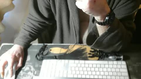 amslave4f online show from May 2, 6:27 am