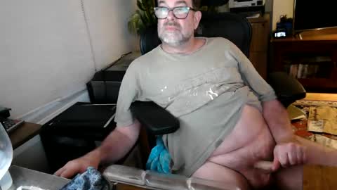 an_older_gentleman online show from August 1, 3:05 am