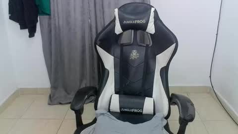 andres180950734 online show from June 6, 1:28 pm