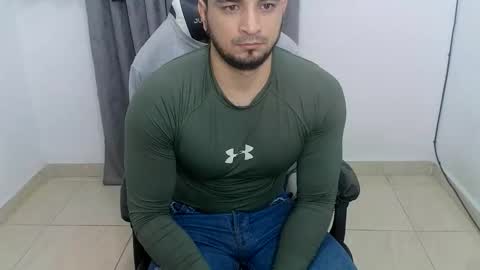 andres180950734 online show from May 6, 11:16 pm