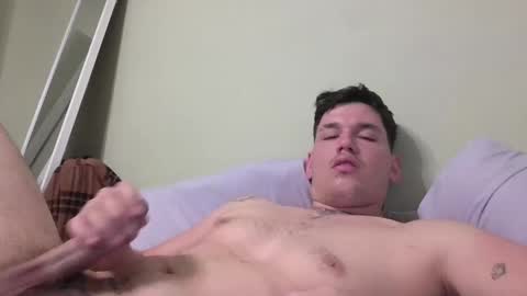 andres817542 online show from May 17, 6:10 am