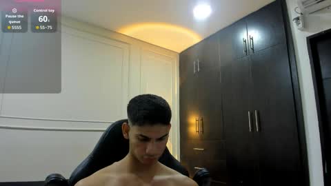 andres_stud online show from May 12, 4:21 am