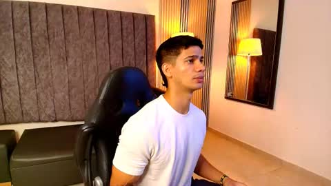 andres_stud online show from August 1, 3:49 am
