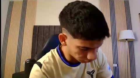 andres_stud online show from August 10, 5:35 am