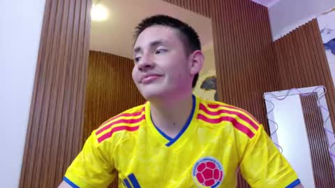 andres_tay online show from May 31, 5:30 am