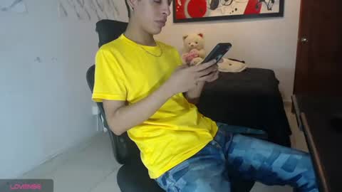 andrescoll25 online show from July 21, 5:48 pm