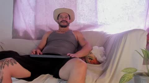 Andres online show from May 7, 5:57 pm