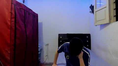 andrew_2811 online show from May 4, 1:29 am